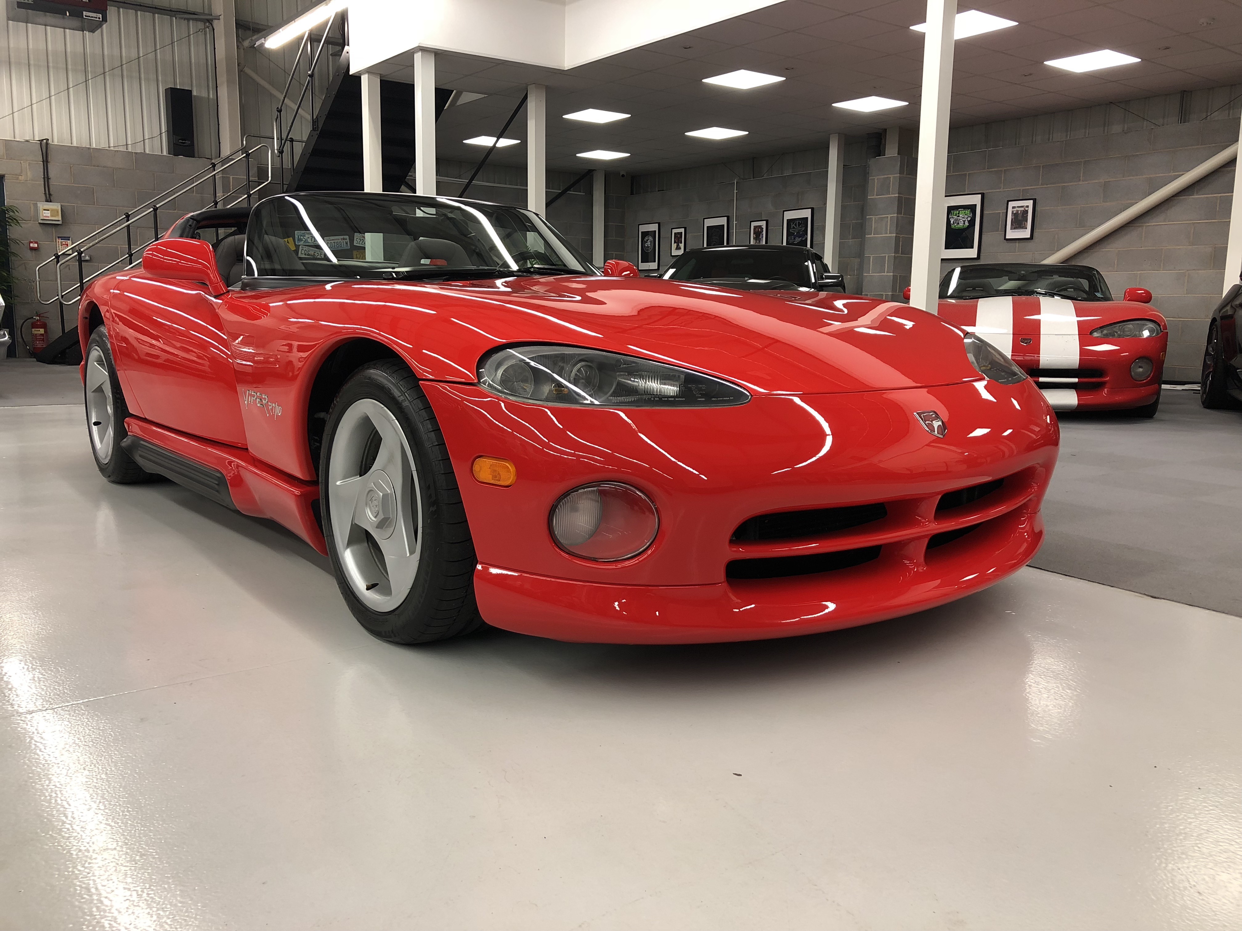 Dodge viper v10